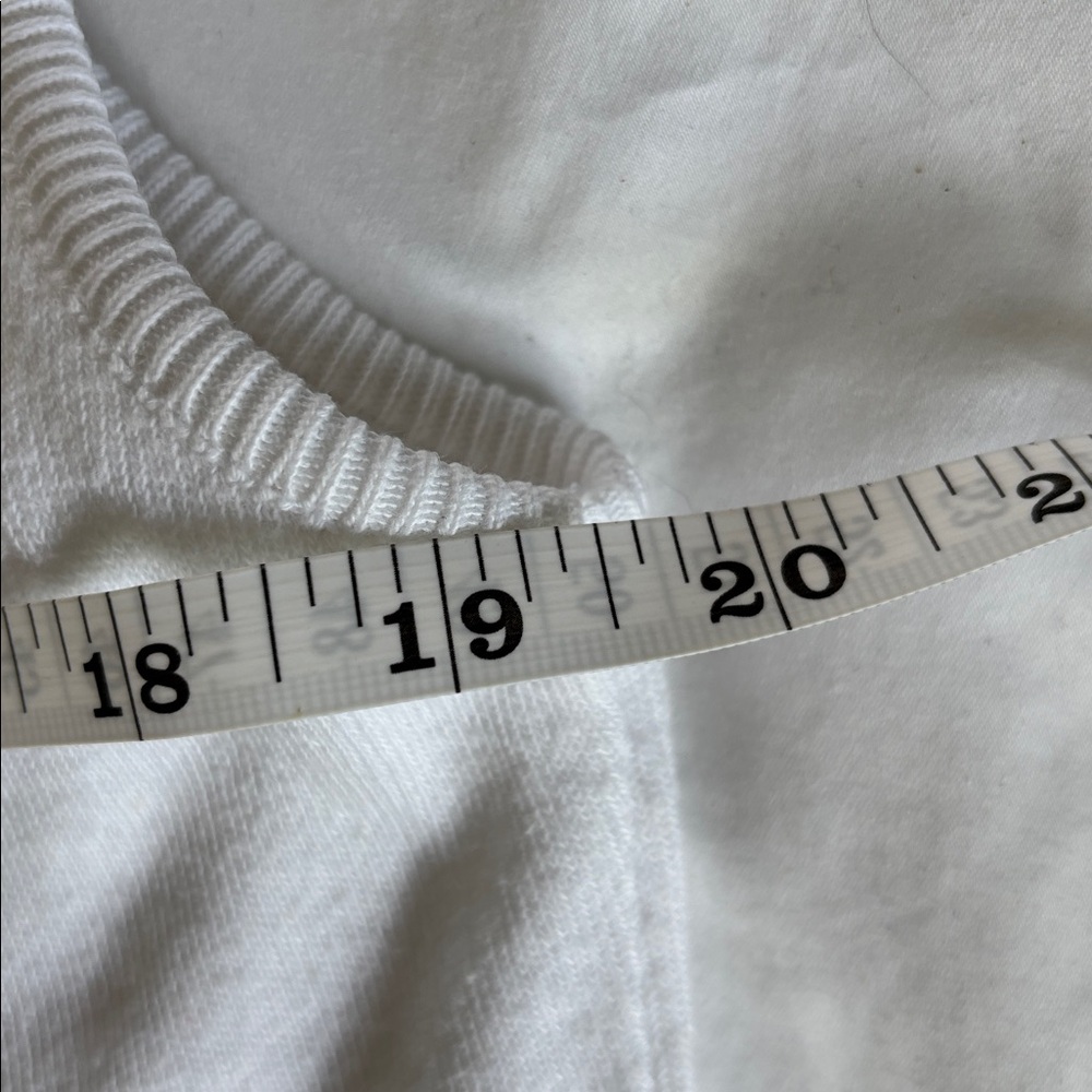 Raquel Allegra Soft White Sleeveless Knit Shell - Picture 5 of 6